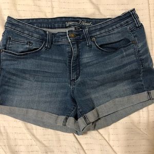 Universal Thread shorts